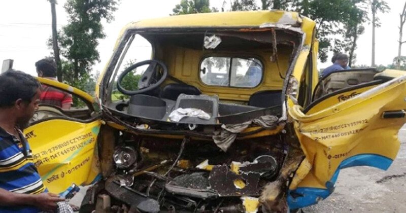 বাহুবলে ট্রাক-পিকআপের মুখোমুখি সংঘর্ষে নিহত ৩