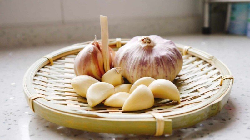 শীতে রসুন খাওয়ার ৪ উপকারিতা