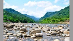 পাহাড়-আকাশের মেলবন্ধন বিছানাকান্দি