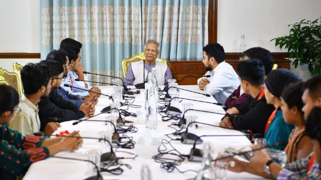 ‘মানুষ ছাত্রদের ভরসা করে, বিশ্বাস ধরে রেখো’, শিক্ষার্থীদের প্রধান উপদেষ্টা