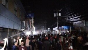 বাহুবলে টর্চ লাইট জ্বালিয়ে দুই গ্রামবাসীর সংঘর্ষে পুলিশসহ আহত অর্ধ শতাধিক