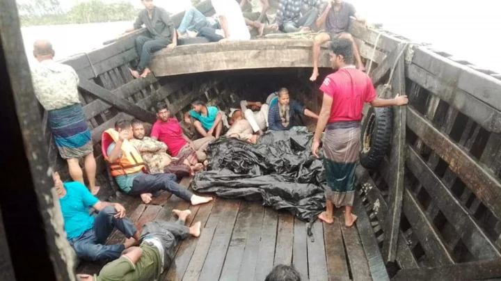 ৪১ যাত্রী নিয়ে মেঘনায় ট্রলার ডুবি