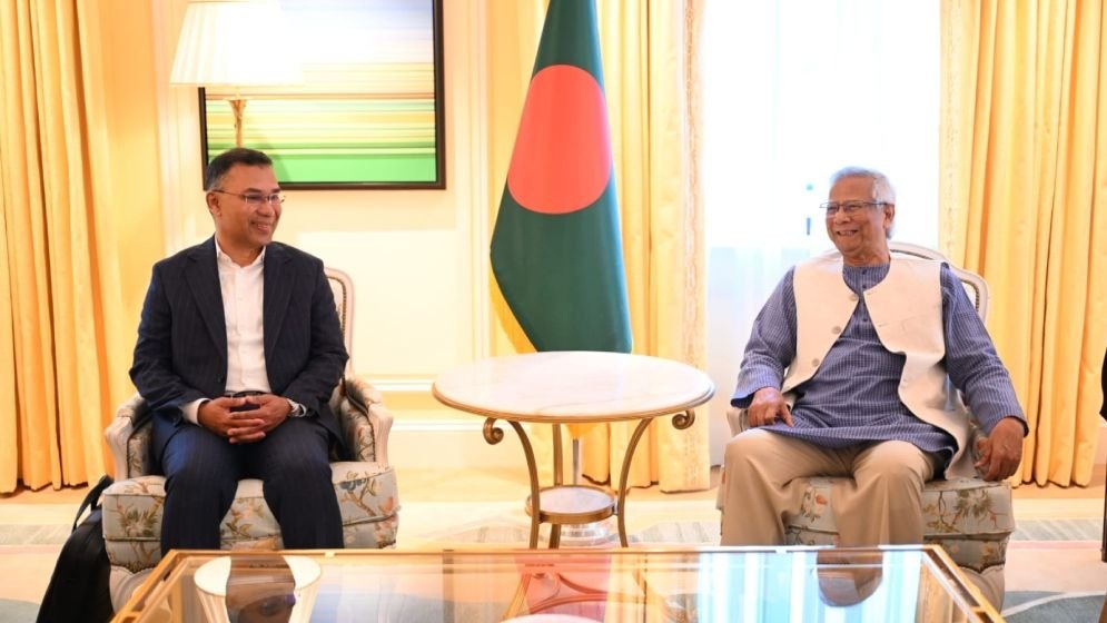 ড. ইউনূসের সঙ্গে তারেক রহমানের ‘ওয়ান টু ওয়ান’ বৈঠক শুরু