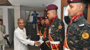 আইনশৃঙ্খলা বাহিনীর সদস্যদের সঙ্গে স্বরাষ্ট্র উপদেষ্টার ঈদ শুভেচ্ছা বিনিময়