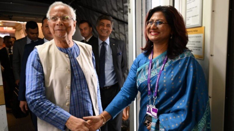 লন্ডন পৌঁছেছেন প্রধান উপদেষ্টা