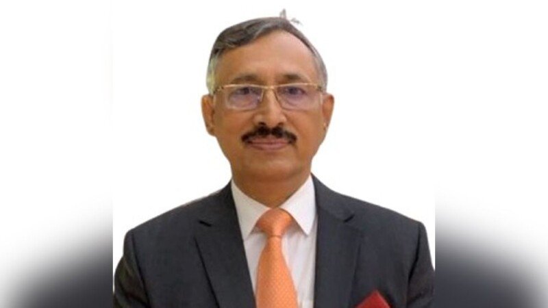 তোপের মুখে শিক্ষা সচিব জোবায়েরকে প্রত্যাহার