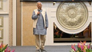 মালয়েশিয়ার কোম্পানিগুলোকে বাংলাদেশে বিনিয়োগের আহ্বান প্রধান উপদেষ্টার