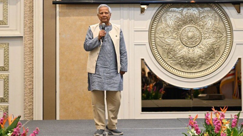 মালয়েশিয়ার কোম্পানিগুলোকে বাংলাদেশে বিনিয়োগের আহ্বান প্রধান উপদেষ্টার