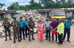 ভোলাগঞ্জে ফিরিয়ে আনা হয়েছে ঢাকায় জব্দ ৮০ হাজার ঘনফুট পাথর