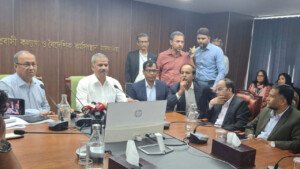 <span style='color:#ff0000;font-size:16px;'>মালয়েশিয়ার শ্রমবাজার</span> <br> সব রিক্রুটিং এজেন্সিকে সুযোগ দিতে বলেছি : আসিফ নজরুল
