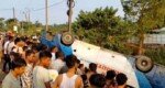 টাঙ্গুয়ার হাওরগামী বাস খাদে, মা-মেয়ে নিহত