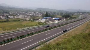 বিশ্বের ‘সবচেয়ে দীর্ঘ’ টানেল চালু করল চীন