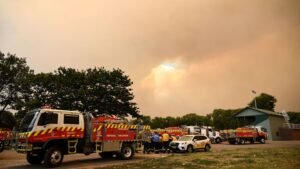দাবানলে পুড়ছে অস্ট্রেলিয়া, বিদ্যুৎবিচ্ছিন্ন ৩৮ হাজার ঘরবাড়ি