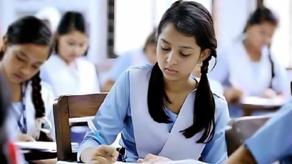 এইচএসসির ফরম পূরণের সময় বাড়ল