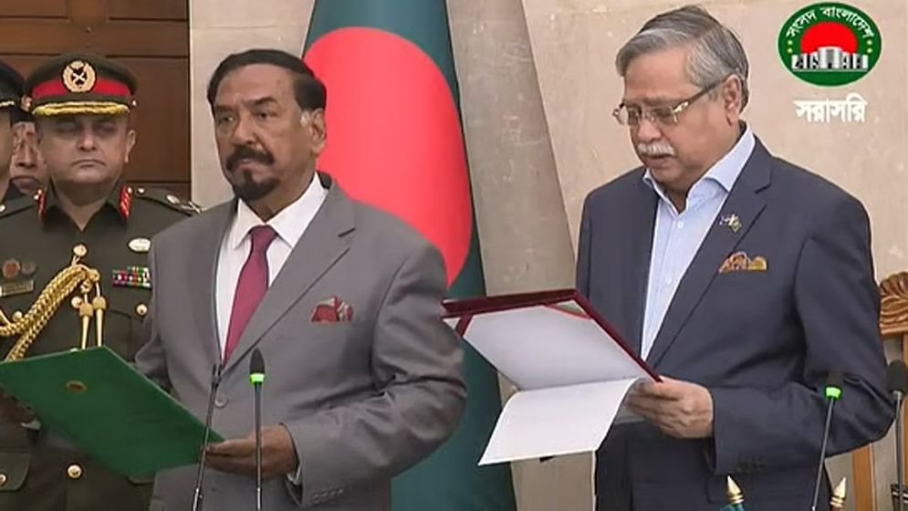 স্পিকার-ডেপুটি স্পিকারকে শপথ পড়ালেন রাষ্ট্রপতি