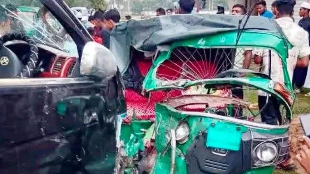 শ্রীমঙ্গলে মাইক্রোবাস-অটোরিকশা সংঘর্ষে নিহত ৩