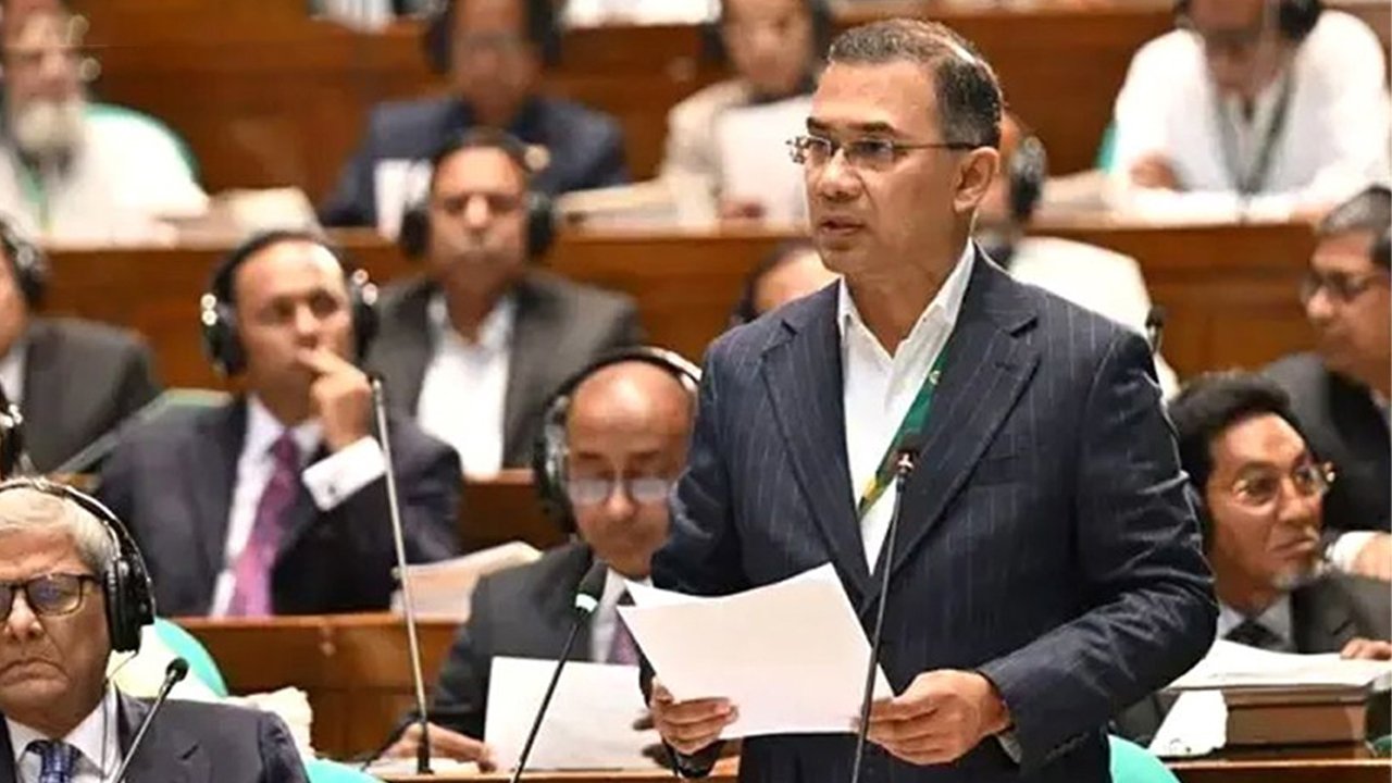 <span style='color:#ff0000;font-size:16px;'>সংসদে প্রধানমন্ত্রী</span> <br> ফ্যামিলি কার্ডে ৩৭৮১৪ পরিবারের ‘নারী প্রধানকে’ টাকা দেওয়া হয়েছে