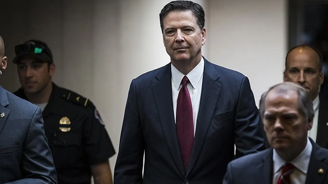 ফেসবুক পোস্টের জেরে সাবেক এফবিআই পরিচালকের বিরুদ্ধে গ্রেপ্তারি পরোয়ানা