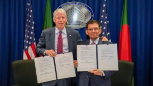 ওয়াশিংটনে যুক্তরাষ্ট্রের সঙ্গে জ্বালানি চুক্তি সই করল বাংলাদেশ