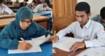 একসঙ্গে এসএসসি পরীক্ষা দিচ্ছেন মা-ছেলে