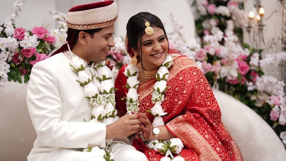 ভাইরাল পোস্টে স্বামীকে নিয়ে যা লিখেছিলেন দীপ্তি চৌধুরী