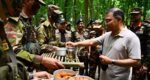 সেনাবাহিনীর গ্রীষ্মকালীন মহড়ায় আকস্মিক পরিদর্শন প্রধানমন্ত্রীর